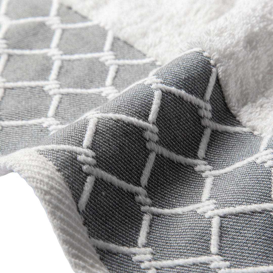 Pubila 1 – Full Bath Towel