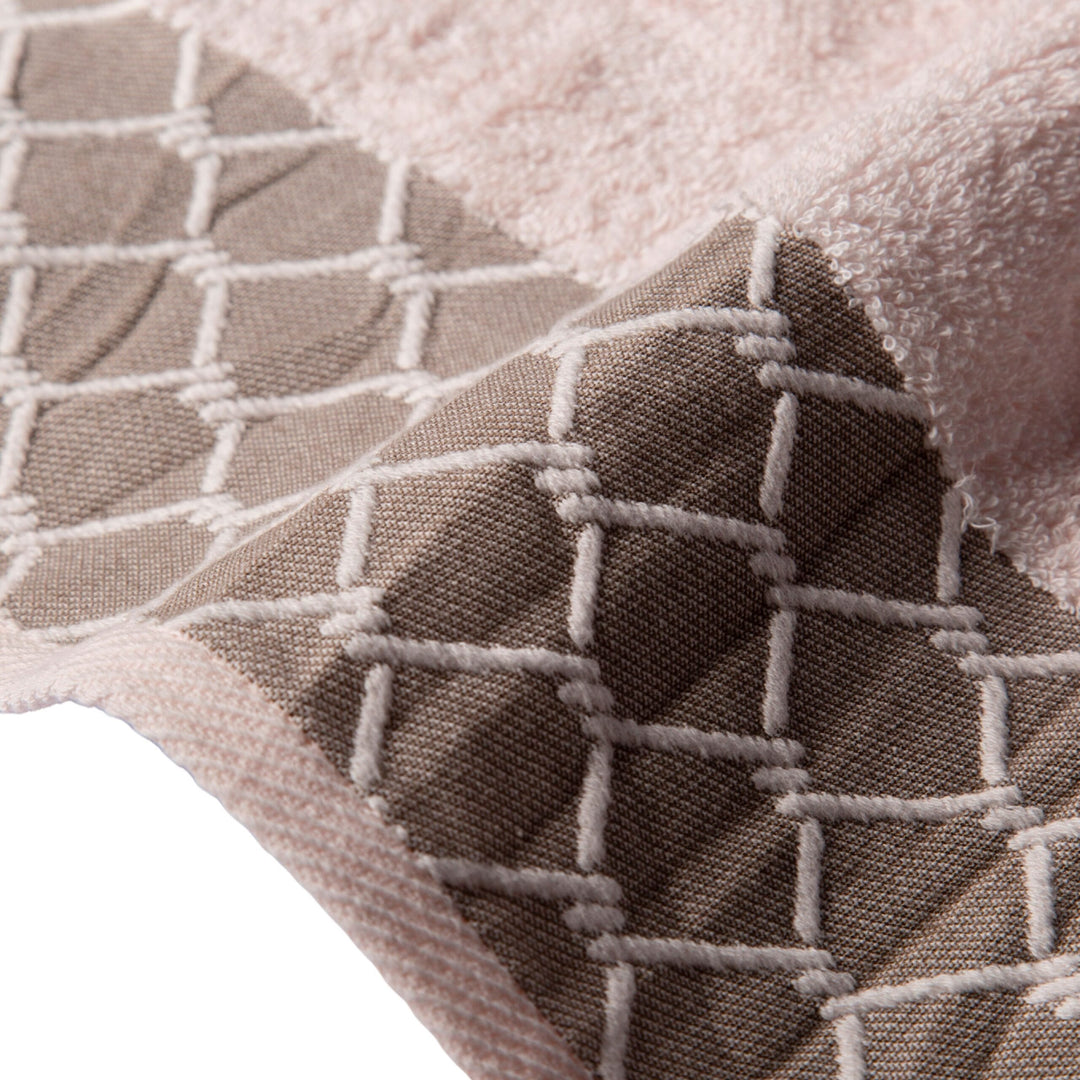 Pubila 1 – Full Bath Towel