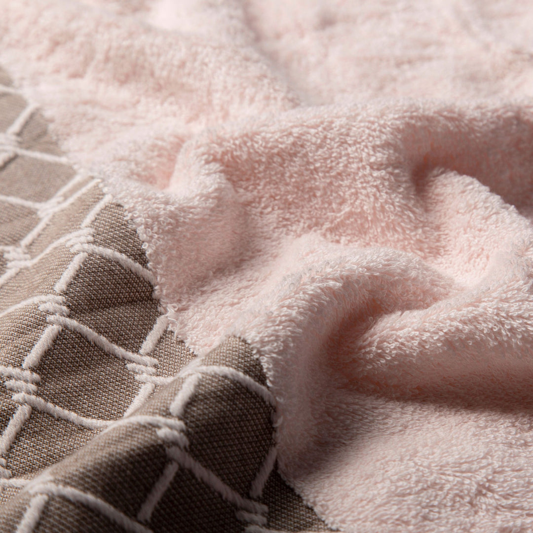 Pubila 1 – Full Bath Towel