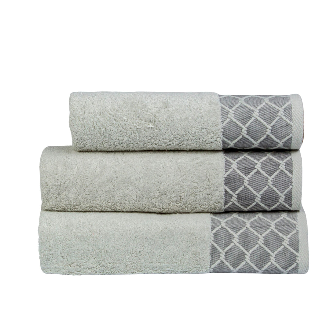 Pubila 1 – Full Bath Towel