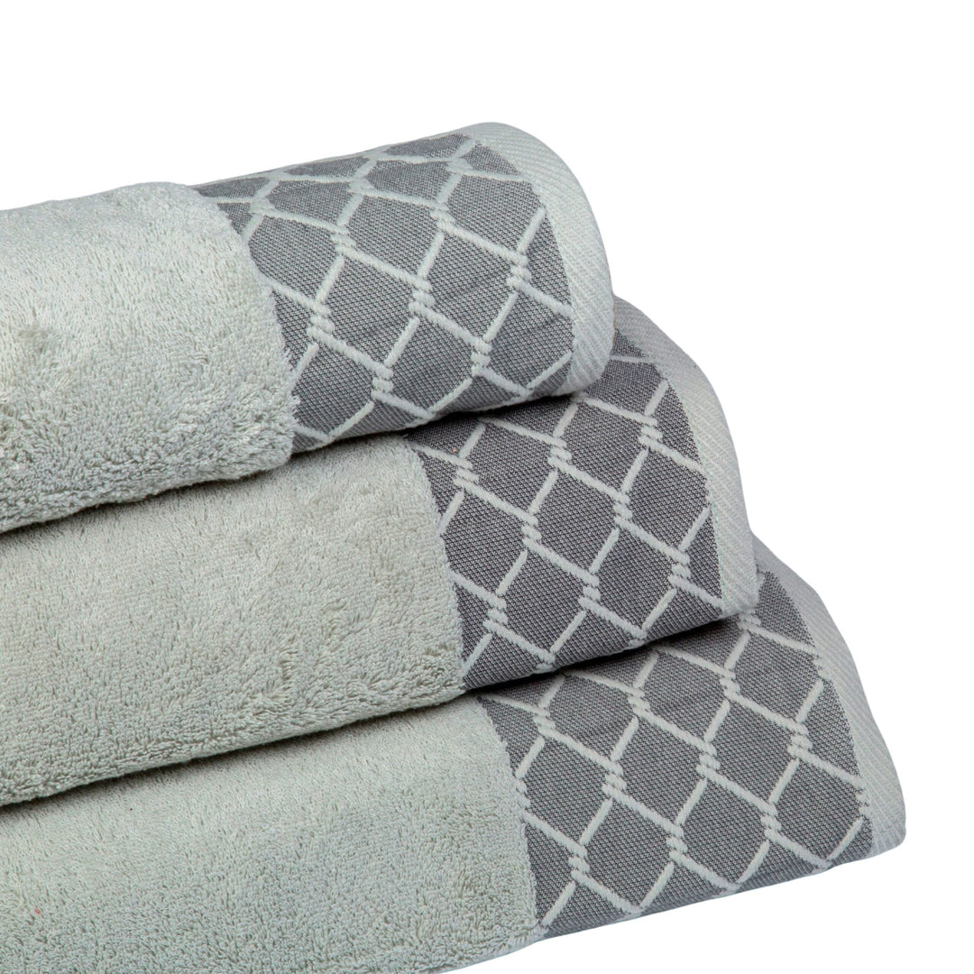 Pubila 1 – Full Bath Towel