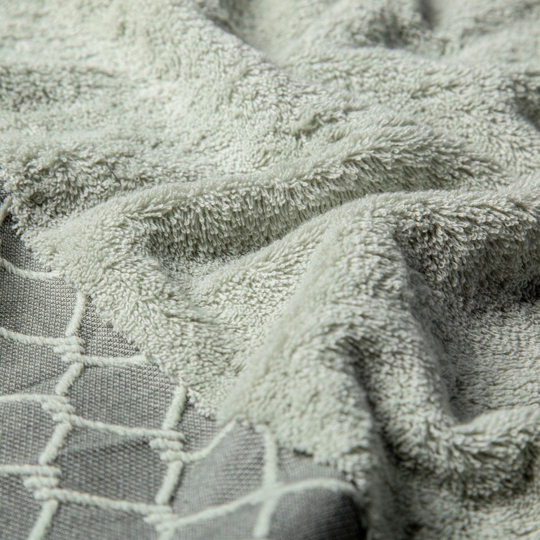 Pubila 1 – Full Bath Towel