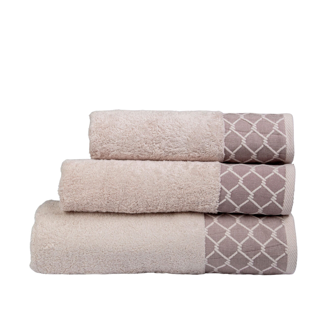 Pubila 1 – Full Bath Towel