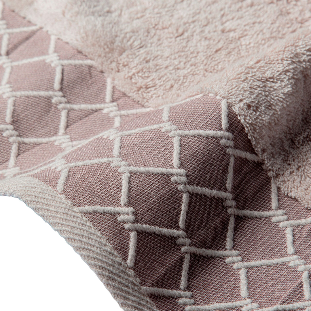 Pubila 1 – Full Bath Towel