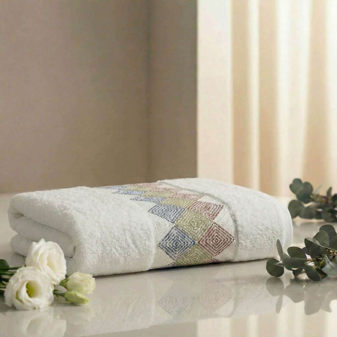 Donia 3 White regular face towel