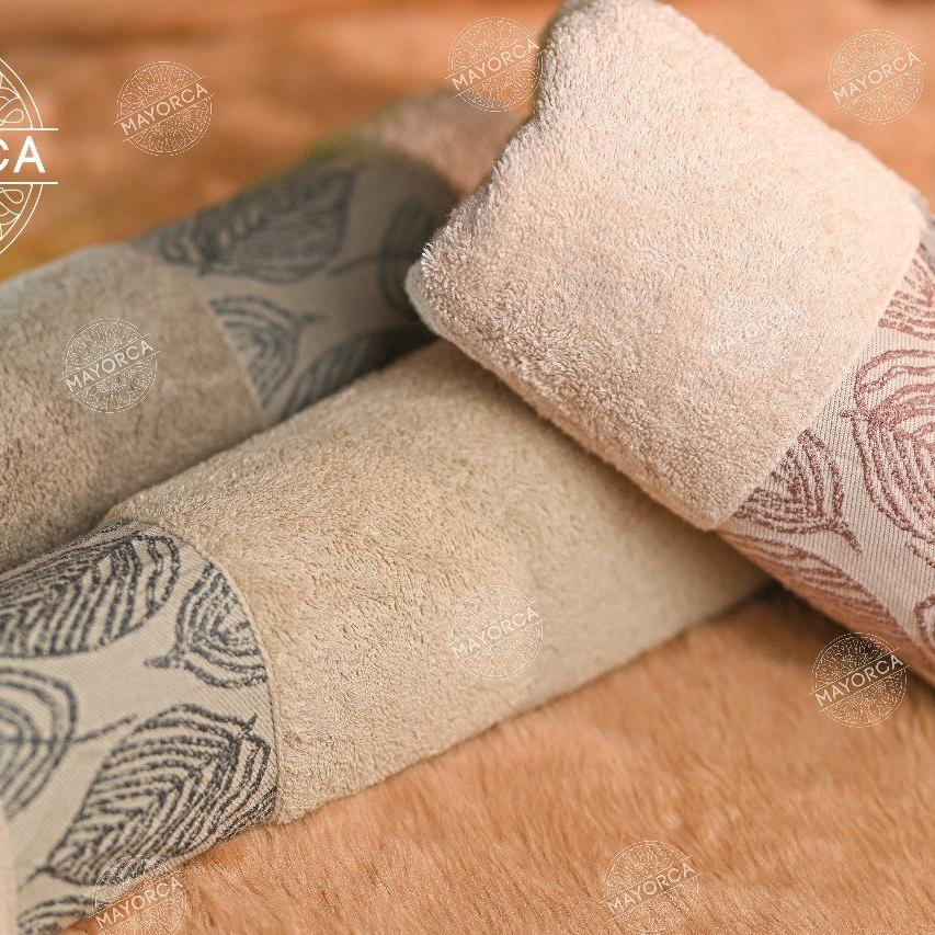 Berlin 2 – full bath towel