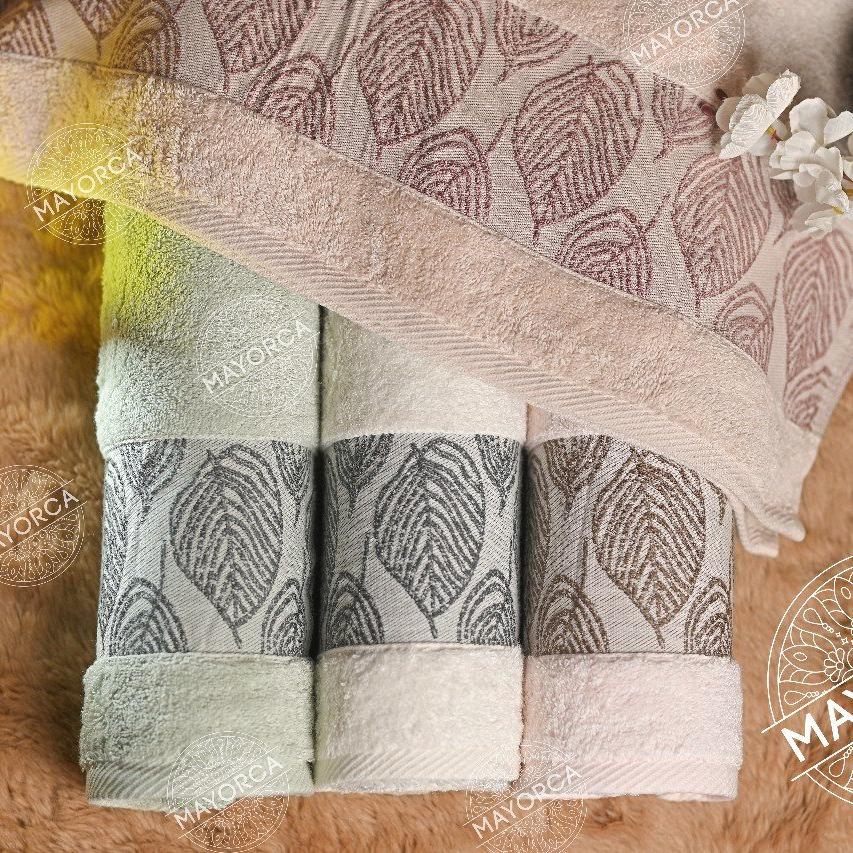 Berlin 2 – Full Bath Towel