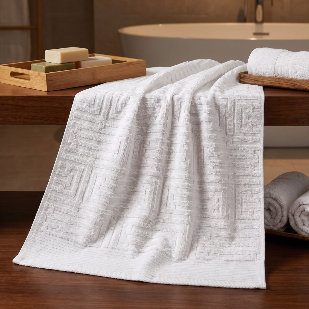 Maze White towel 50×90 cm