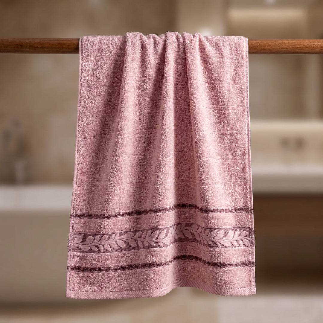 Saray 7 Dark Cashmere towel border detail