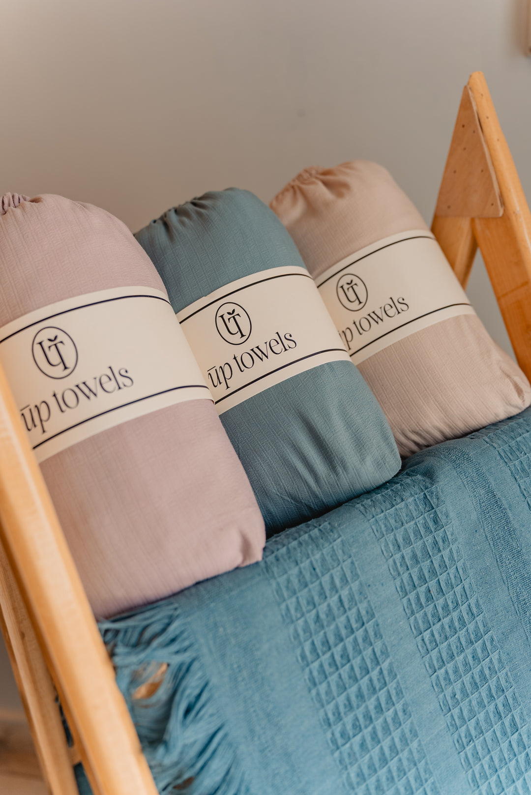 kazan fitted bed sheet ( 120*200 +30 )