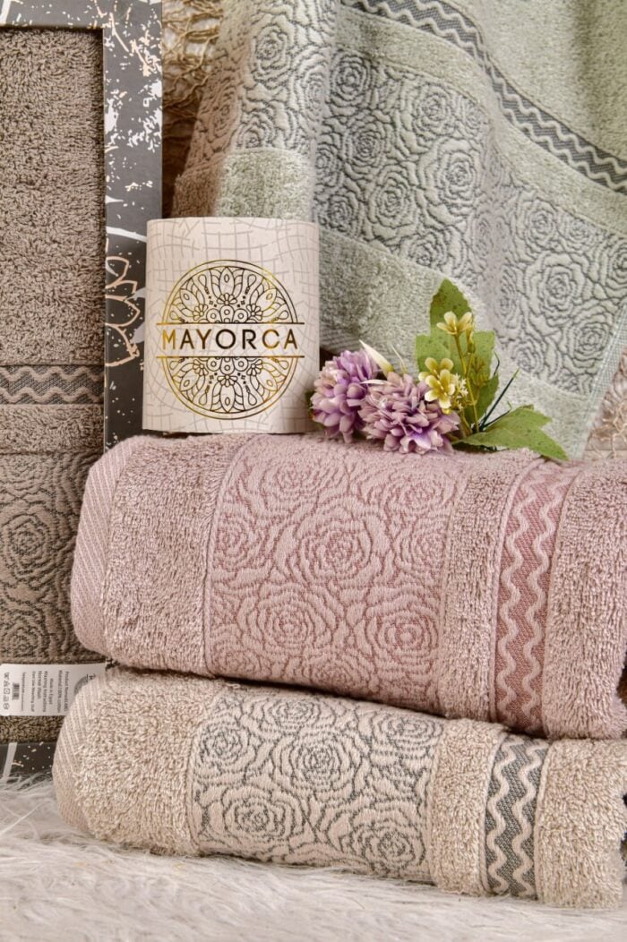 Dolly 2 – Full Bath Towel