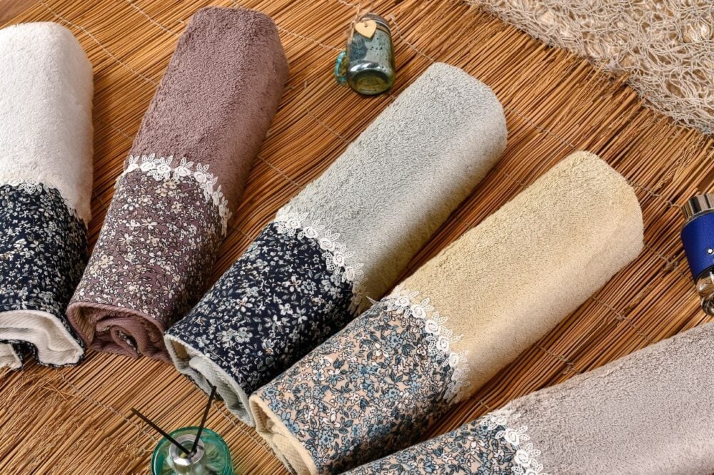 ⁦Jamila Juber – Half Bath Towel⁩ - الصورة ⁦3⁩