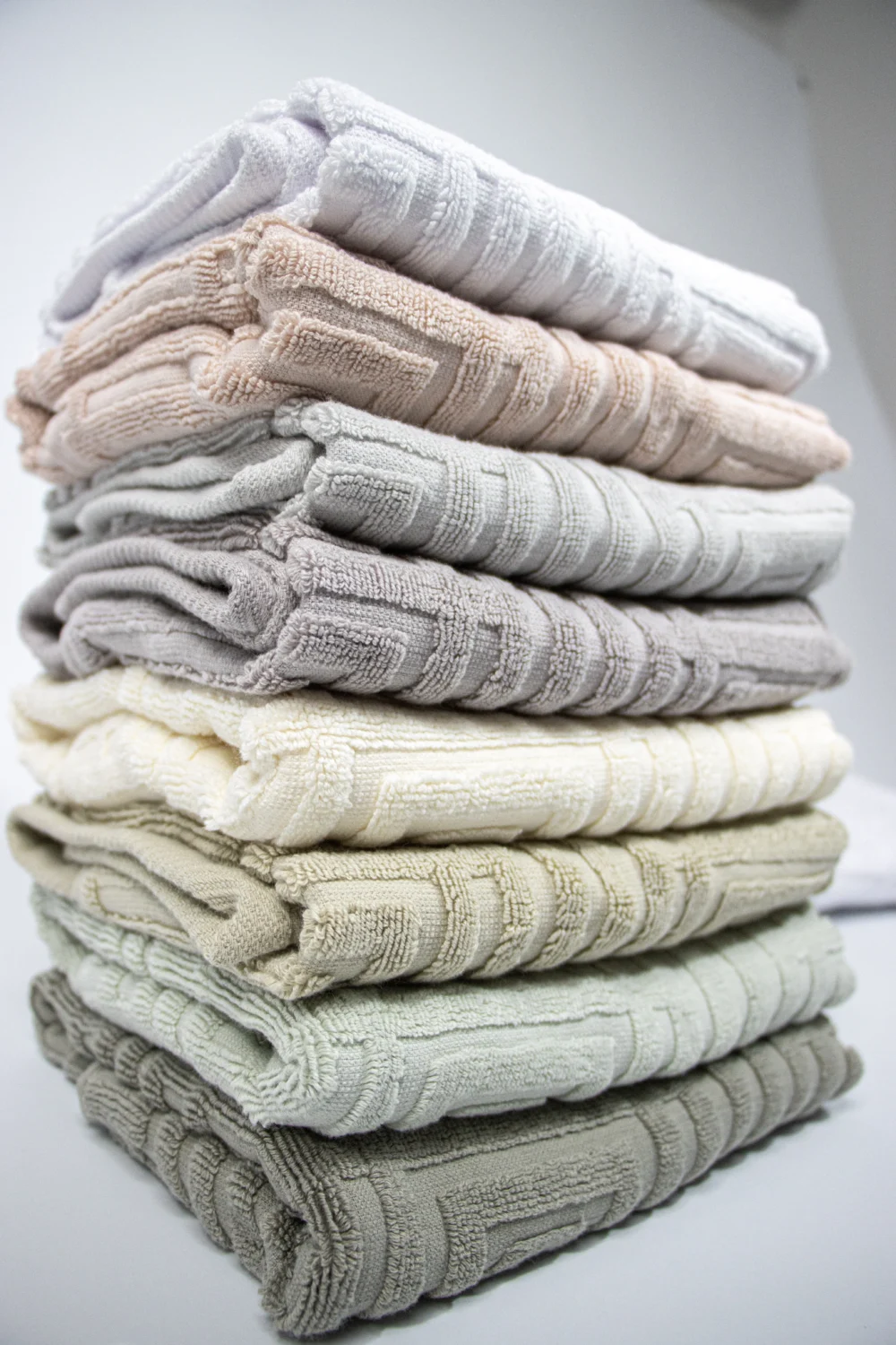 ⁦70 cm Maze Towel with Border – 1 Piece⁩ - الصورة ⁦4⁩