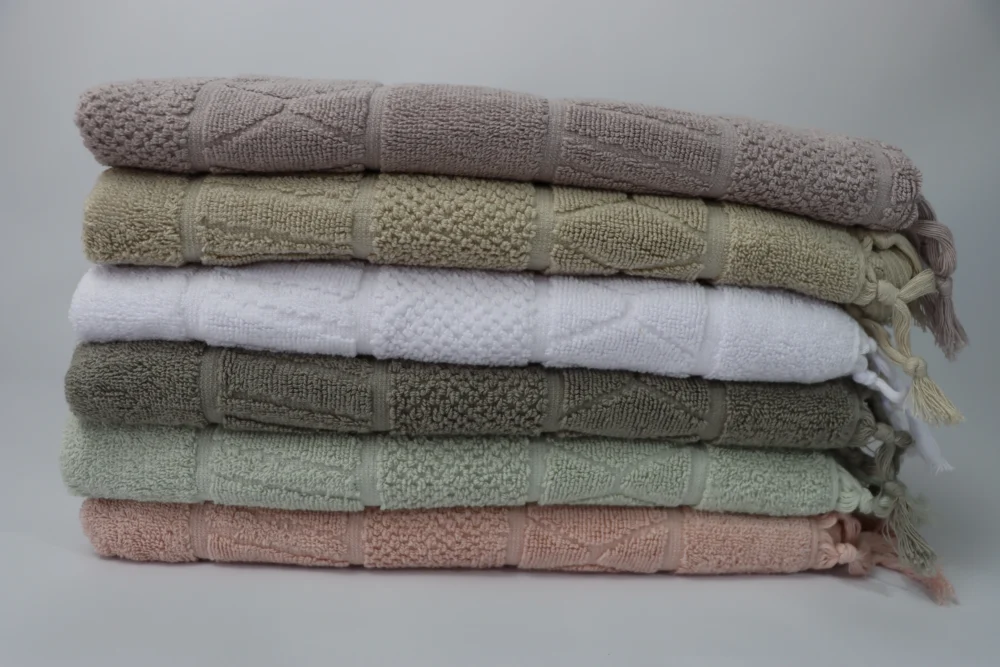 ⁦70 cm Turkish Towel M(2) with Border – 1 Piece⁩ - الصورة ⁦3⁩