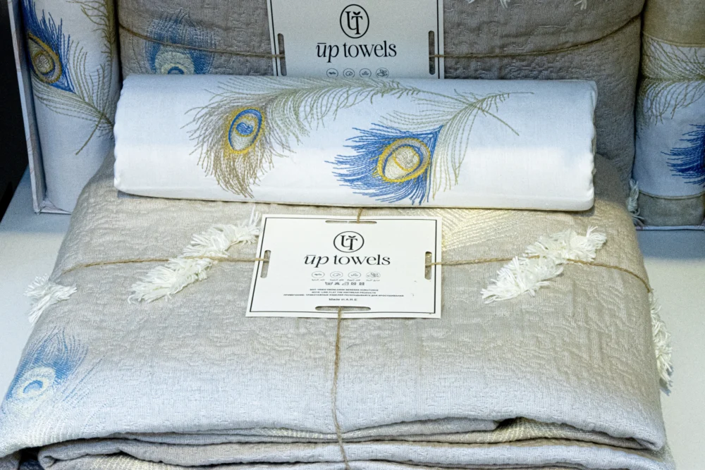 ⁦Luma Large 3-Piece Coverlet Set⁩ - الصورة ⁦2⁩
