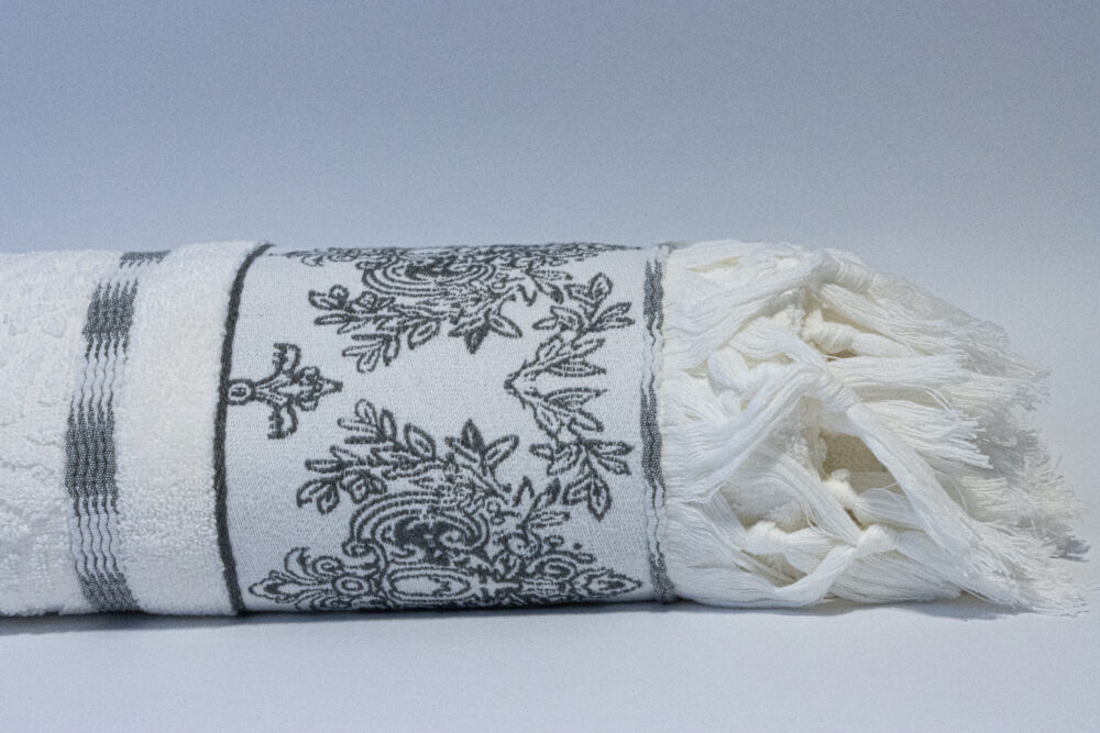 Full Bath Towel 90 cm Saray M (11) Border - Image 4