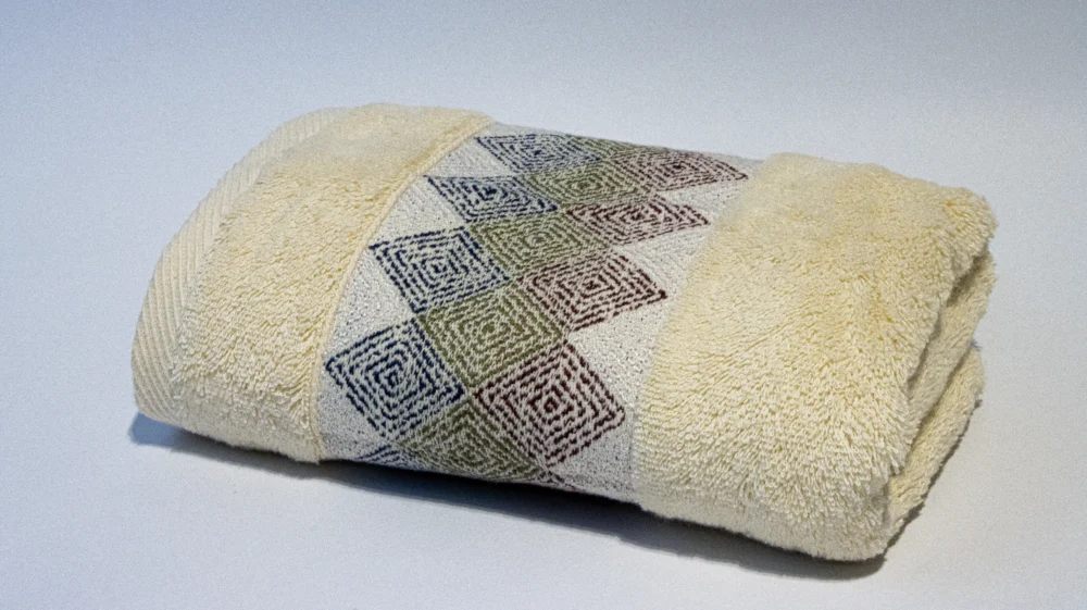 70 cm Donia Towel M (3) Border - Image 8