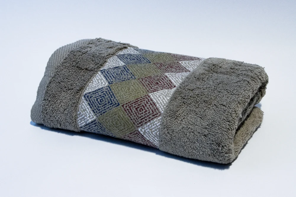 70 cm Donia Towel M (3) Border - Image 7