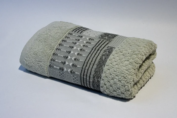 70 cm Donia Towel M (2) Border